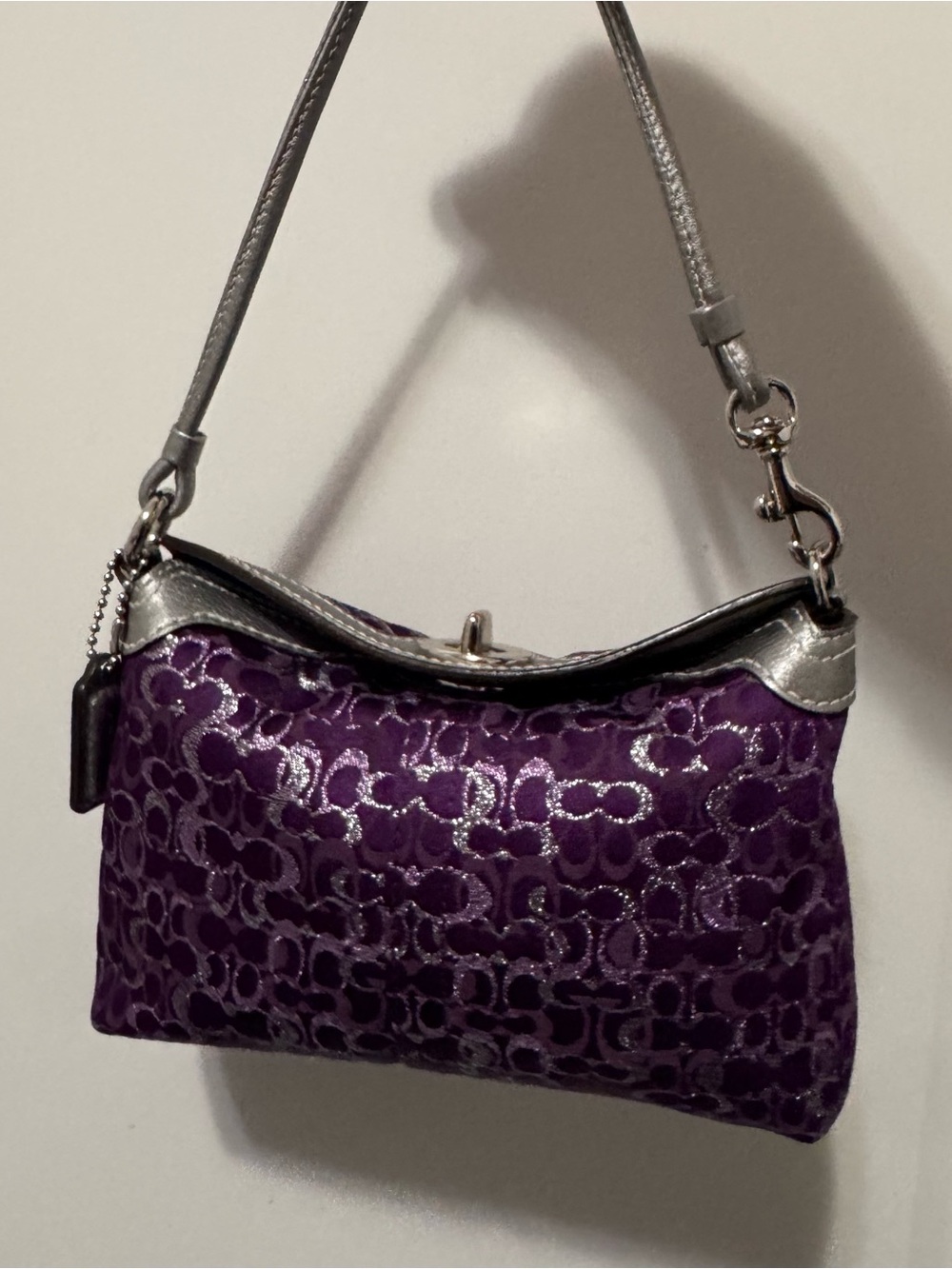 Vintage Coach small turnlock purse